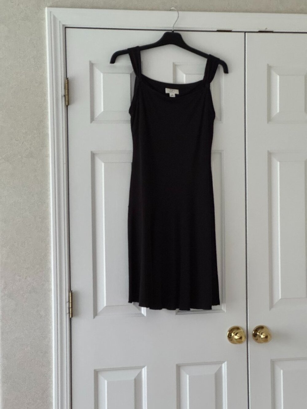 Chic and versatile Ann Taylor LOFT black dress 6P